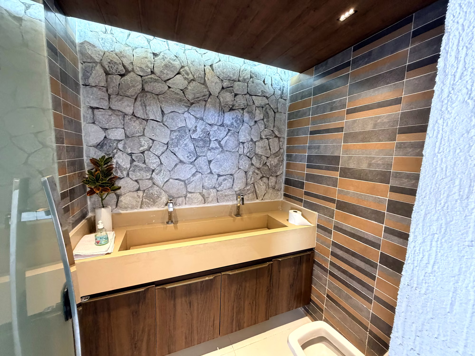 Jacuzzi próxima à piscina